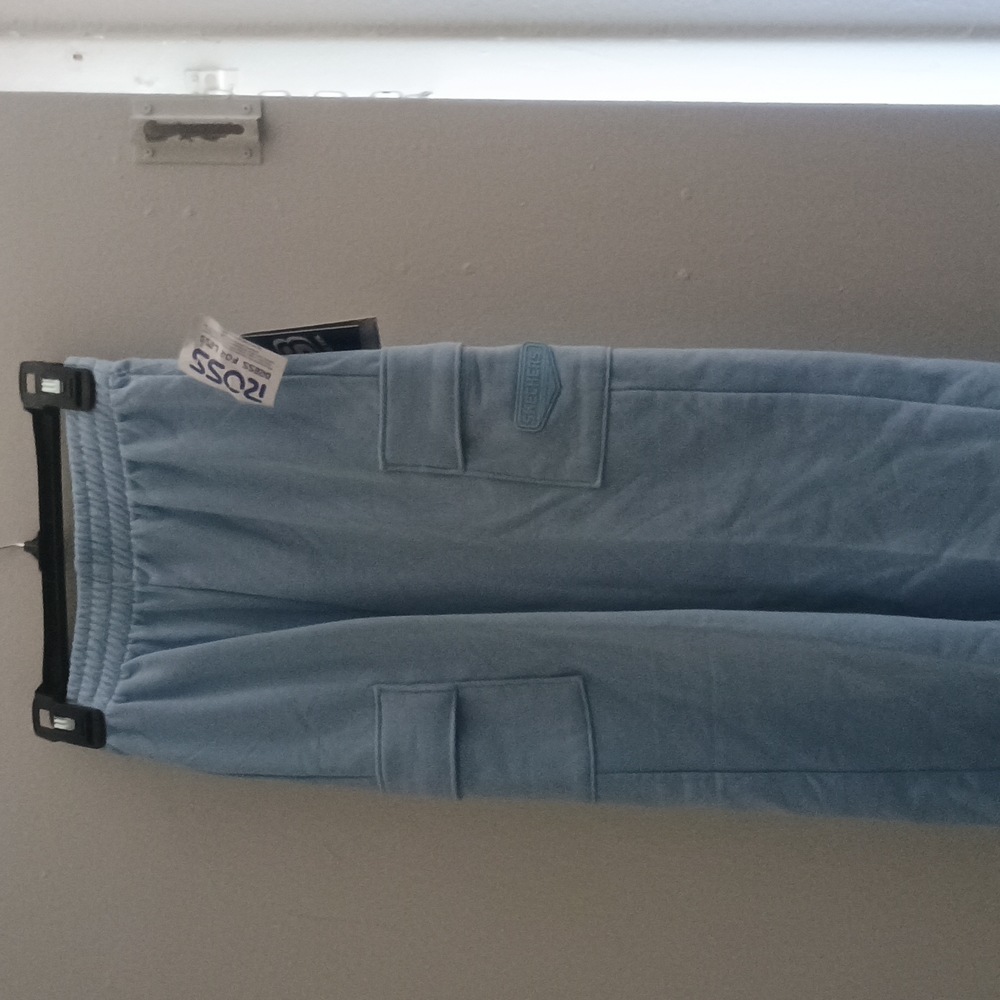 Clothes - Picture 6 of 8